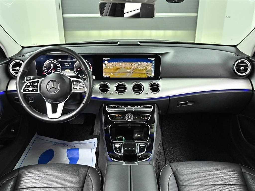 Mercedes Benz E class - Vista 7