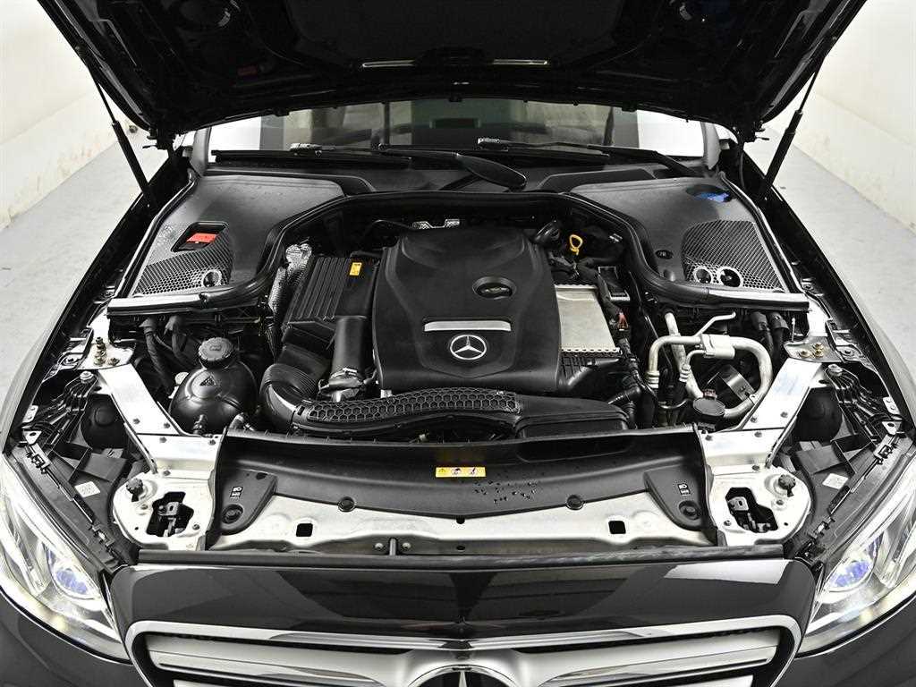 Mercedes Benz E class - Vista 6