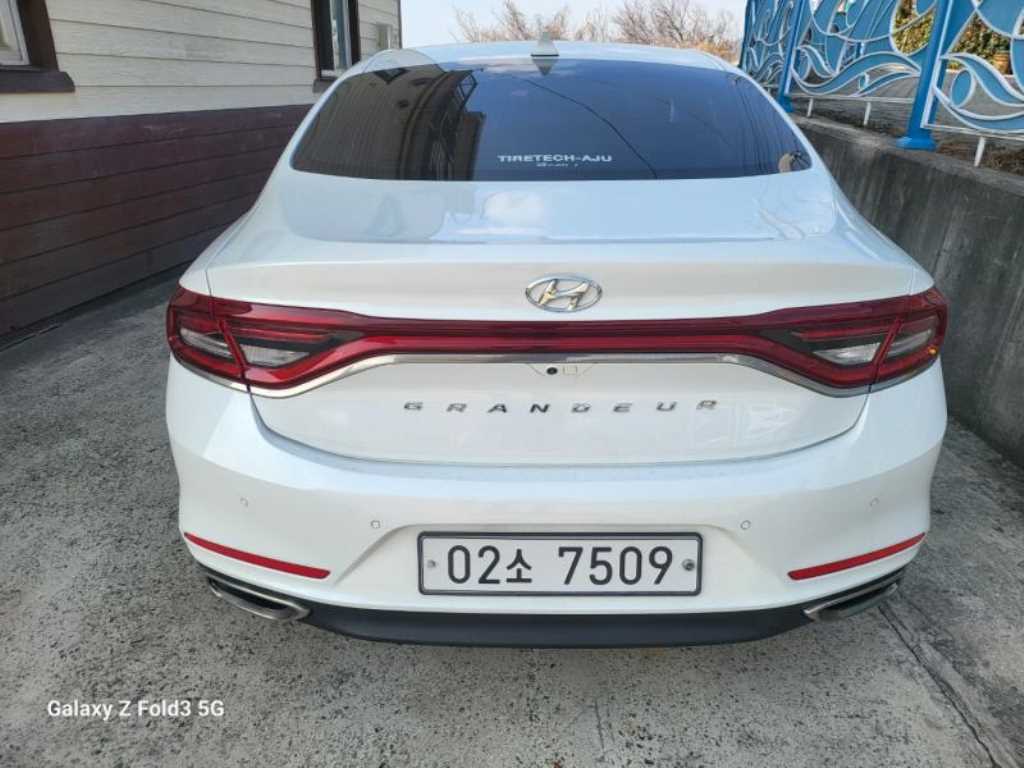 HYUNDAI Grandeur - Vista 2