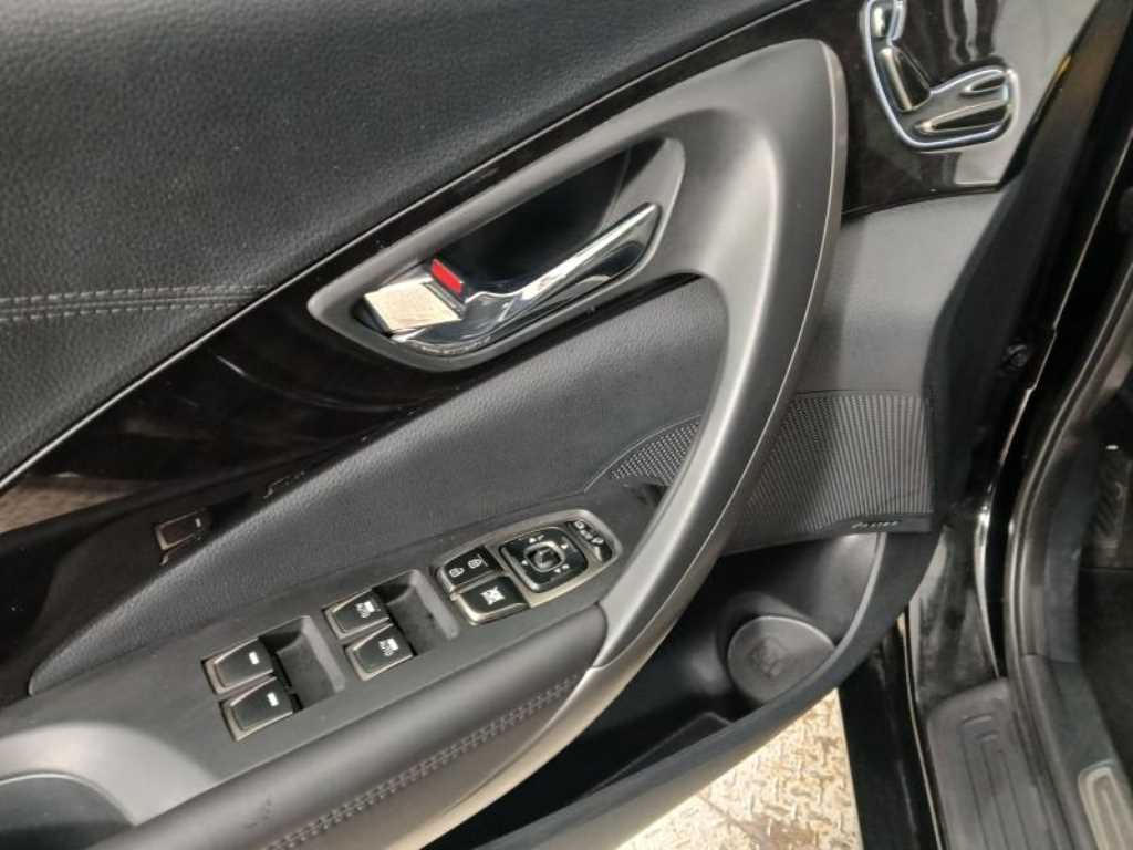 HYUNDAI Grandeur - Vista 10