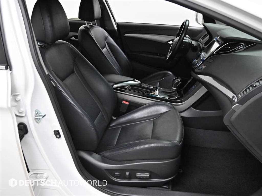 HYUNDAI i40 - Vista 10