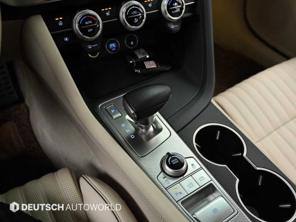 Genesis G70 - Vista 9