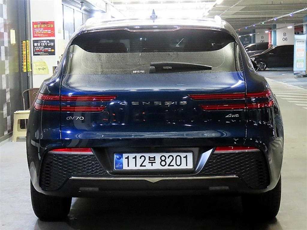 Genesis GV70 - Vista 5