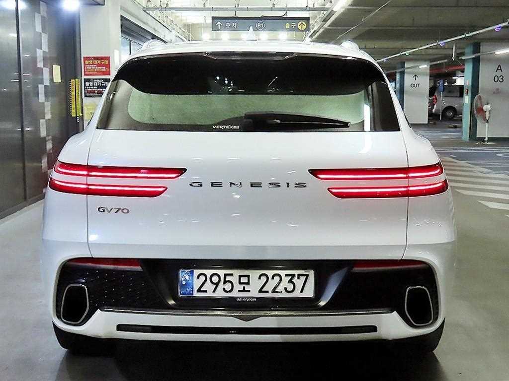 Genesis GV70 - Vista 6