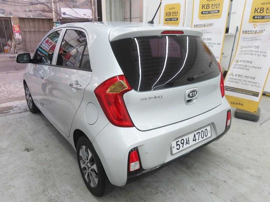 KIA Morning - Vista 4