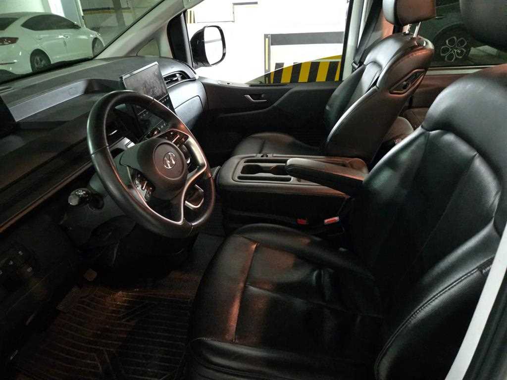 HYUNDAI Staria - Vista 9