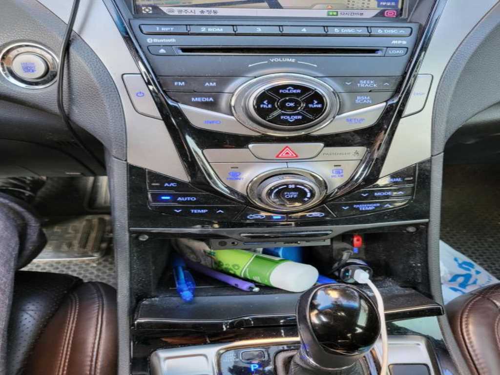 HYUNDAI Grandeur - Vista 12