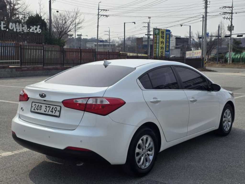 KIA K3 - Vista 4