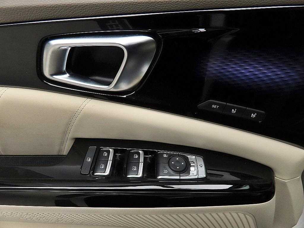 KIA Carnival - Vista 11