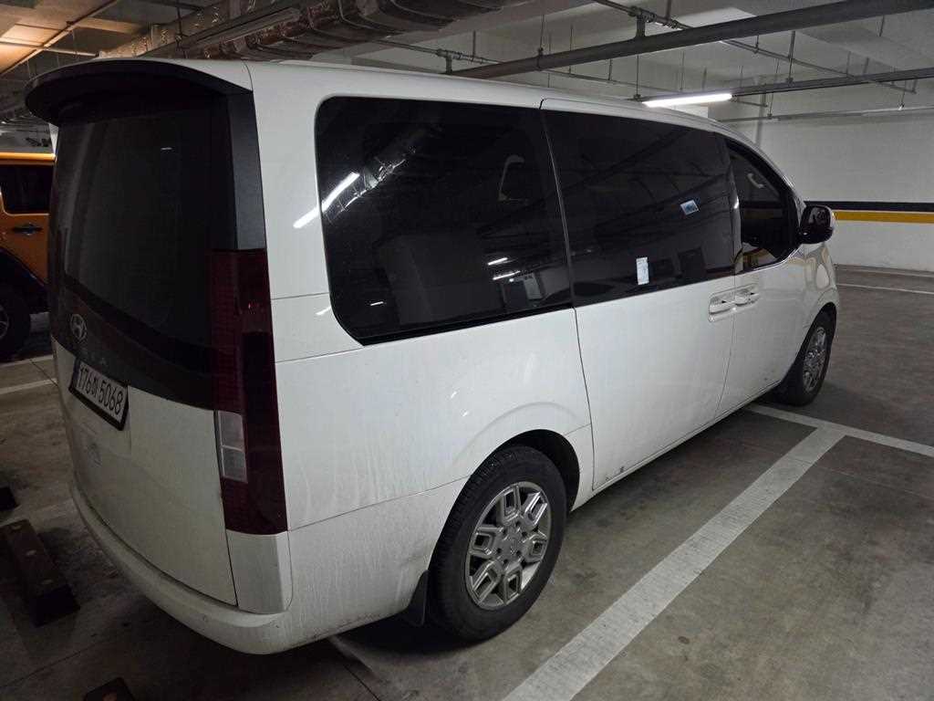 HYUNDAI Staria - Vista 7