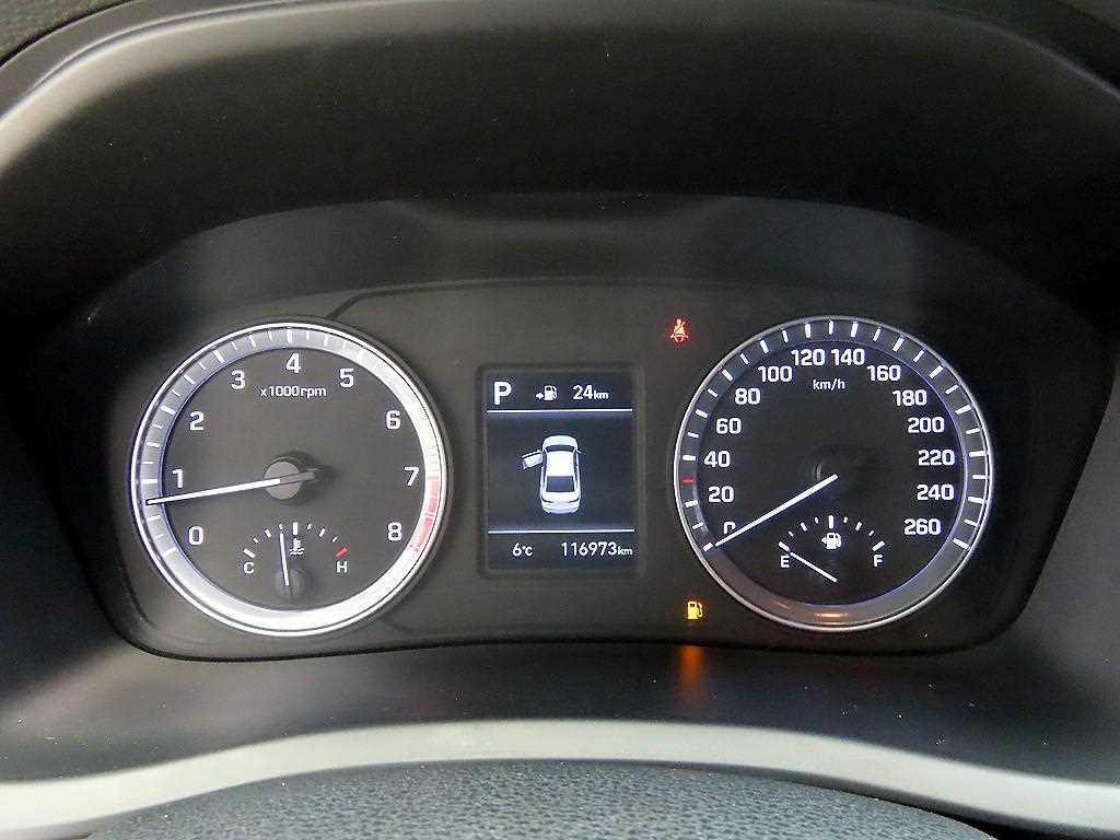 HYUNDAI Sonata - Vista 9