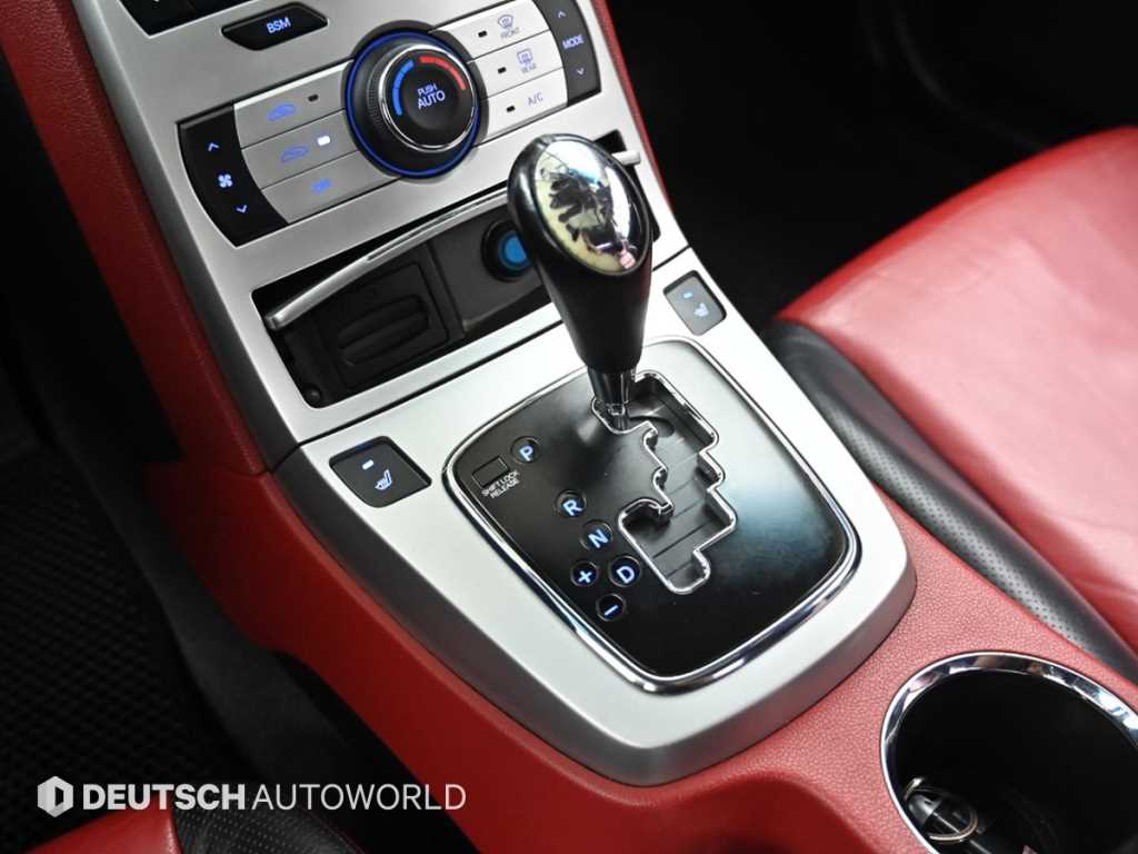 HYUNDAI Genesis - Vista 9