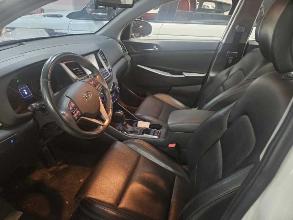 HYUNDAI Tucson - Vista 8