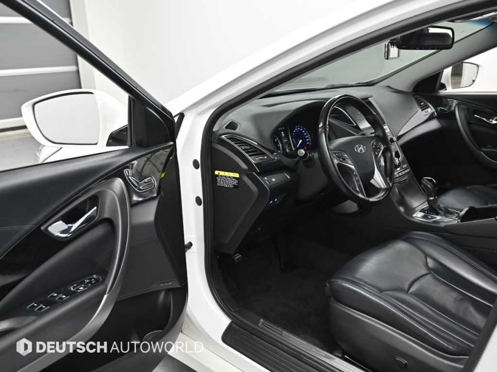 HYUNDAI Grandeur - Vista 11