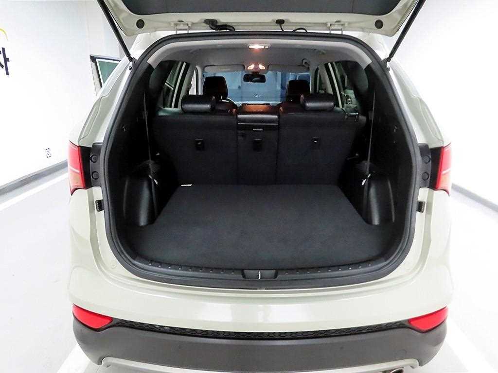 HYUNDAI Santa Fe - Vista 5