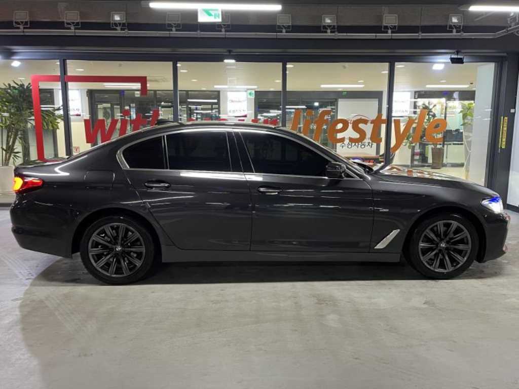 BMW 5 Series - Vista 3