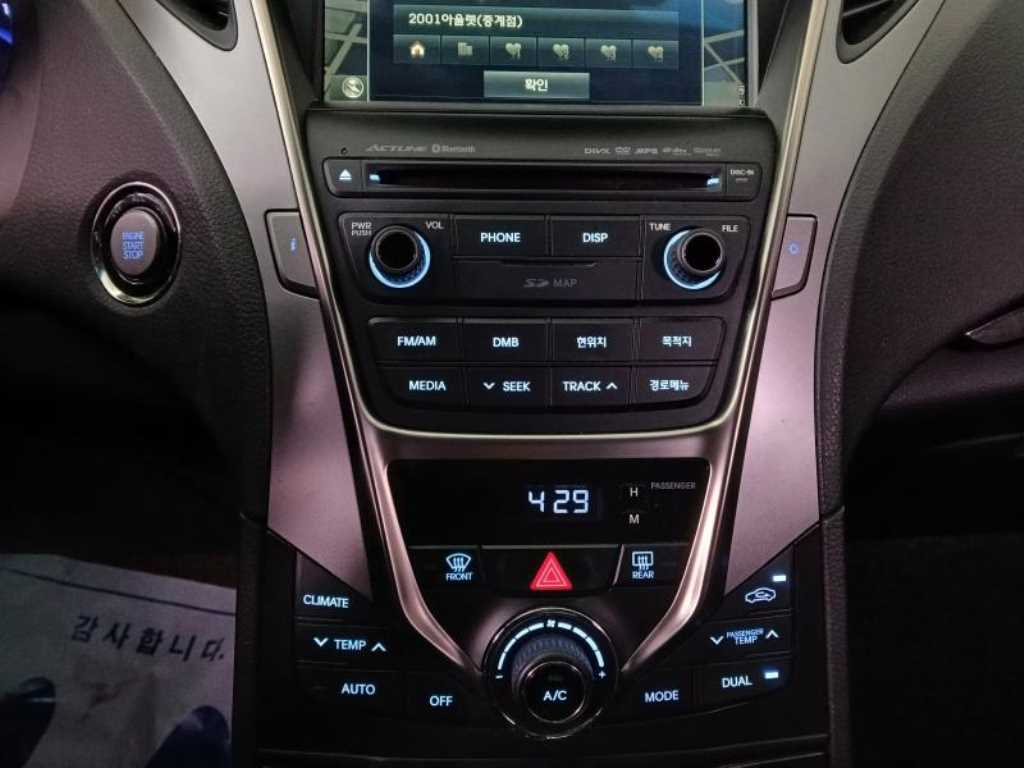 HYUNDAI Grandeur - Vista 10