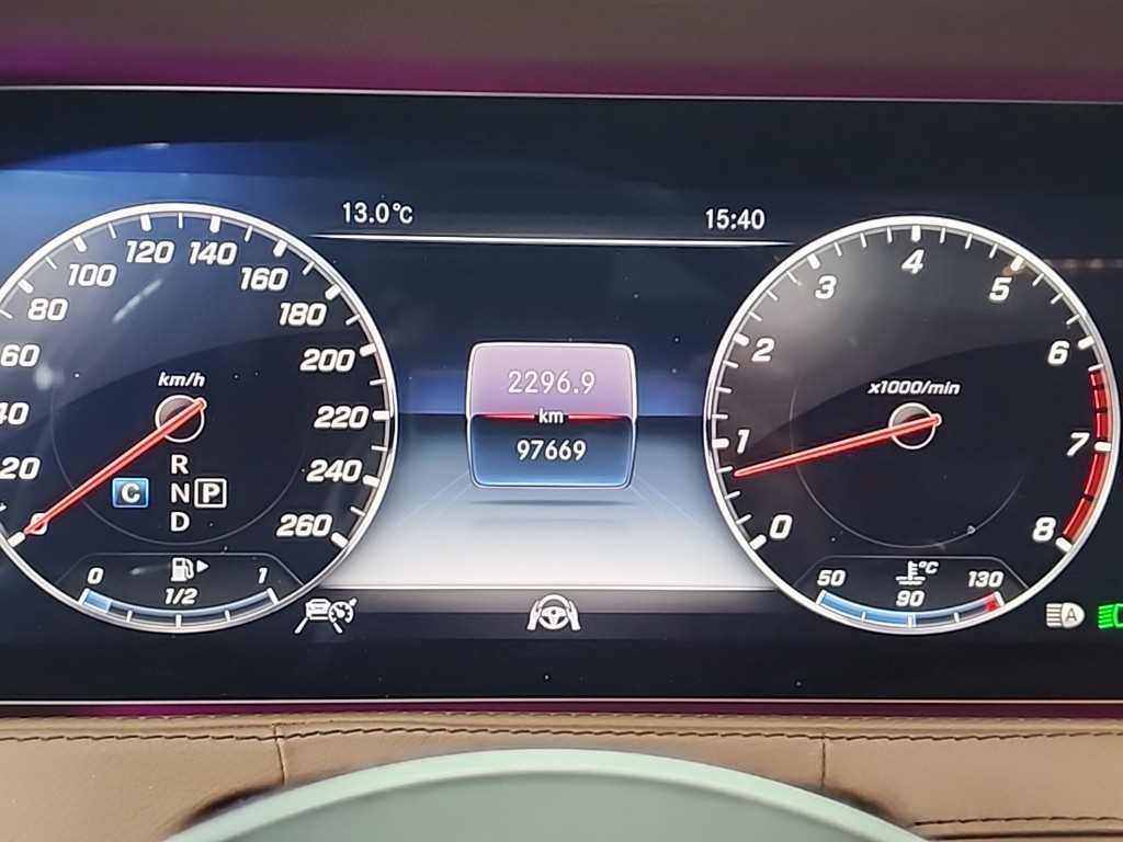 Mercedes Benz S Class - Vista 6