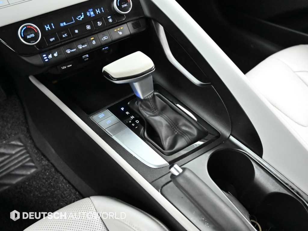 HYUNDAI Avante - Vista 9