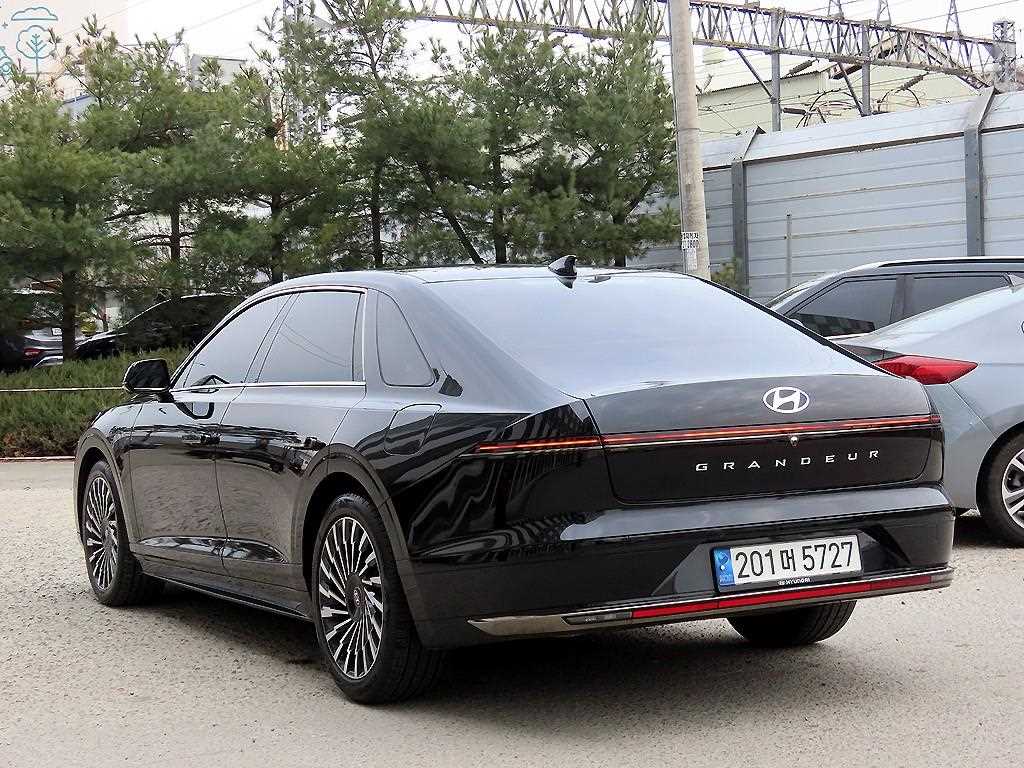 HYUNDAI Grandeur - Vista 4