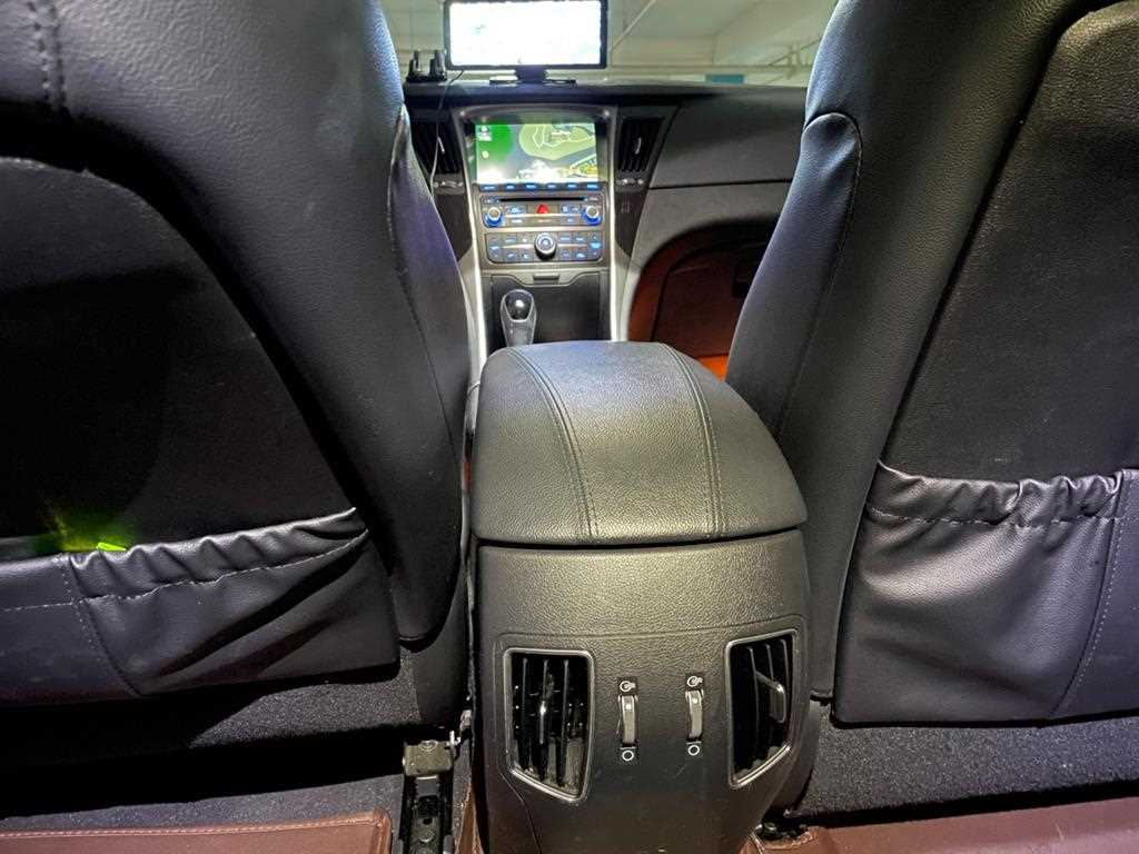 HYUNDAI Sonata - Vista 9