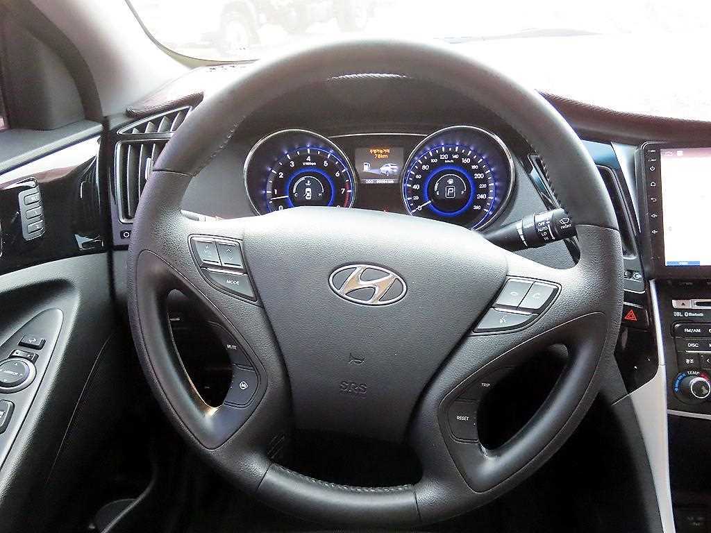 HYUNDAI Sonata - Vista 7