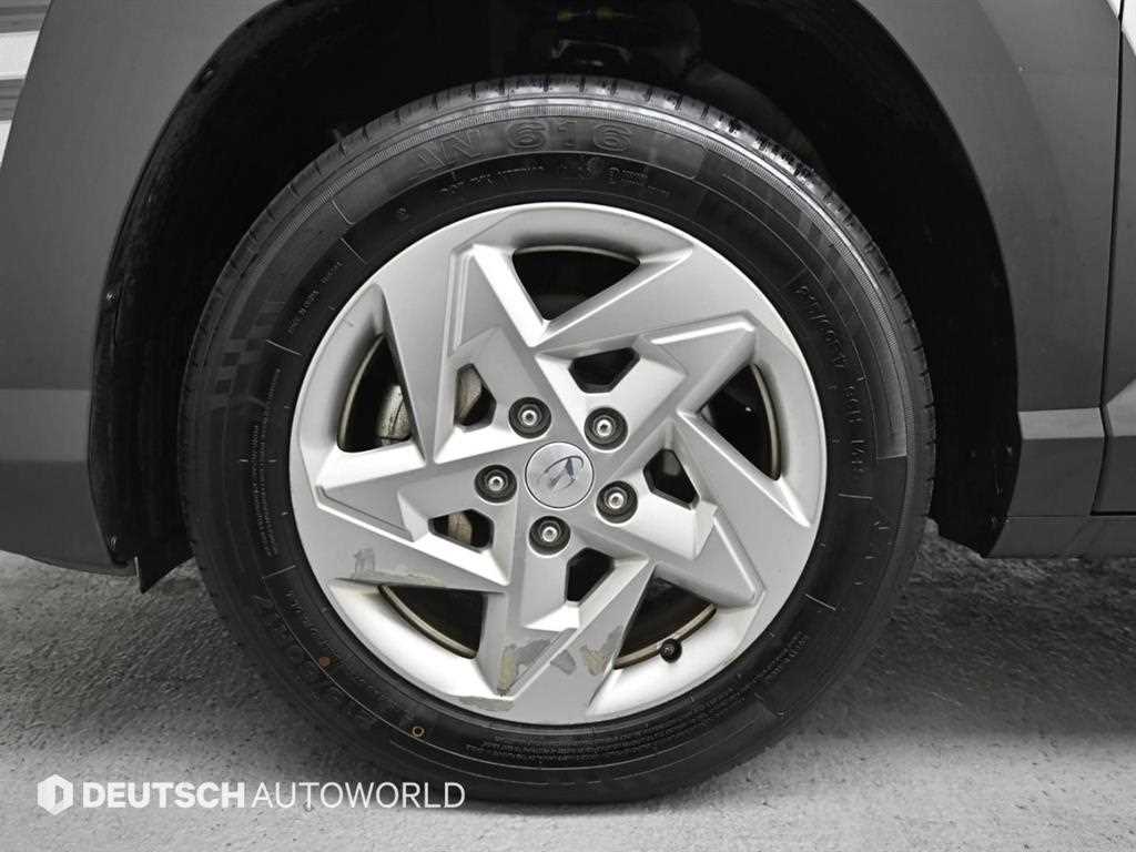 HYUNDAI Kona - Vista 5