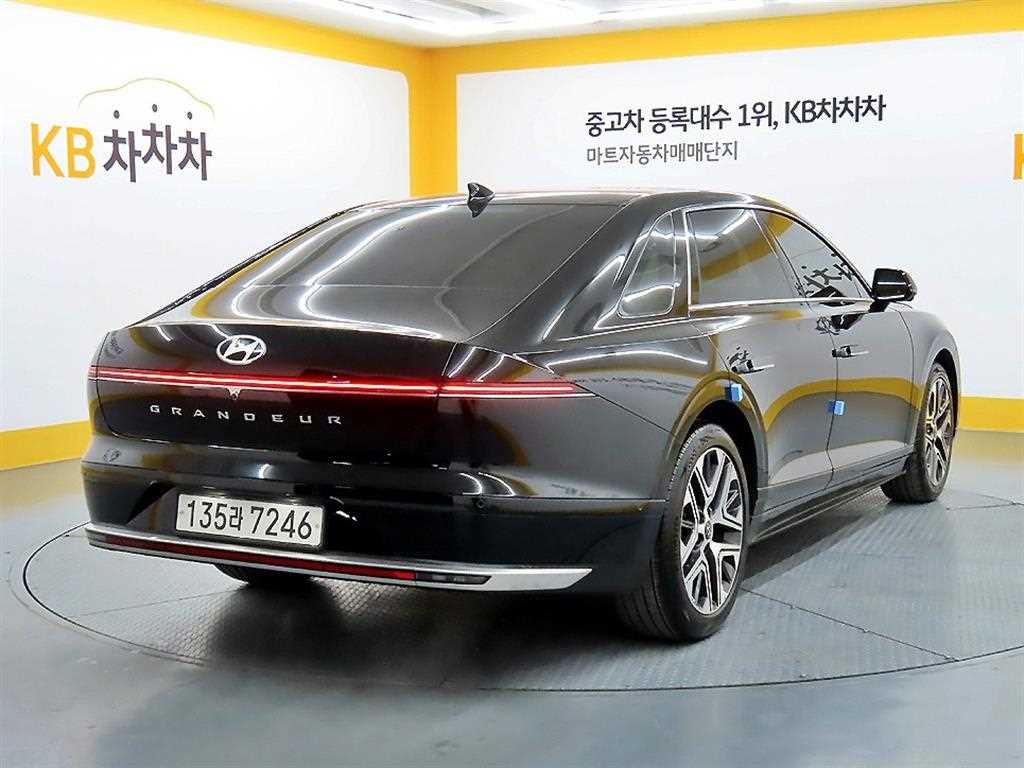 HYUNDAI Grandeur - Vista 4