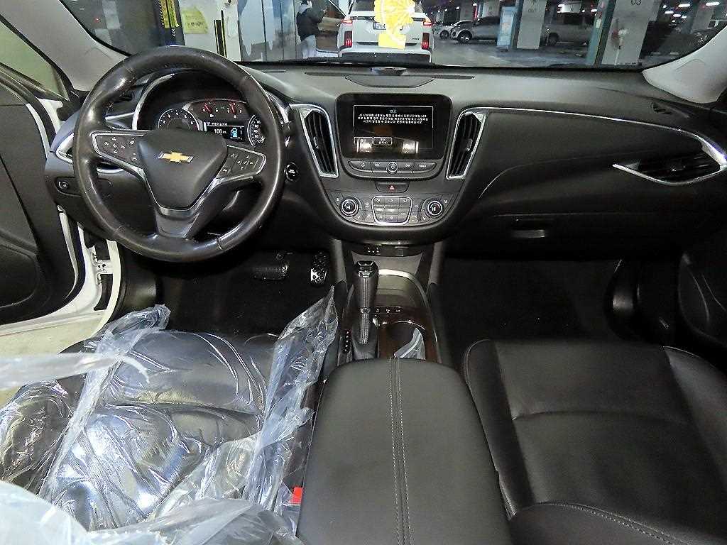 Chevrolet Malibu - Vista 10