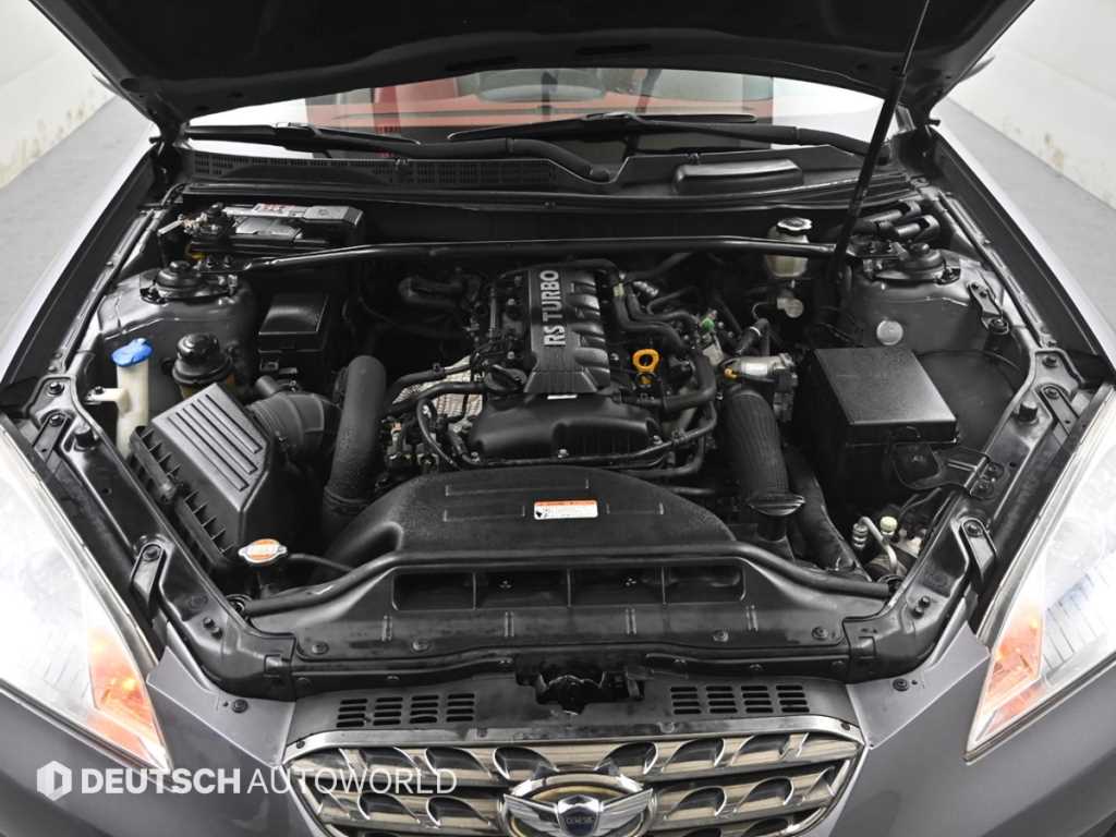 HYUNDAI Genesis - Vista 6