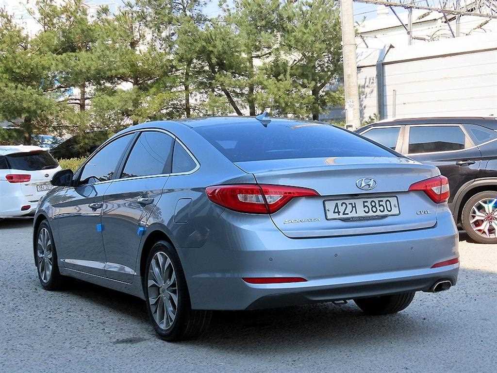 HYUNDAI Sonata - Vista 3