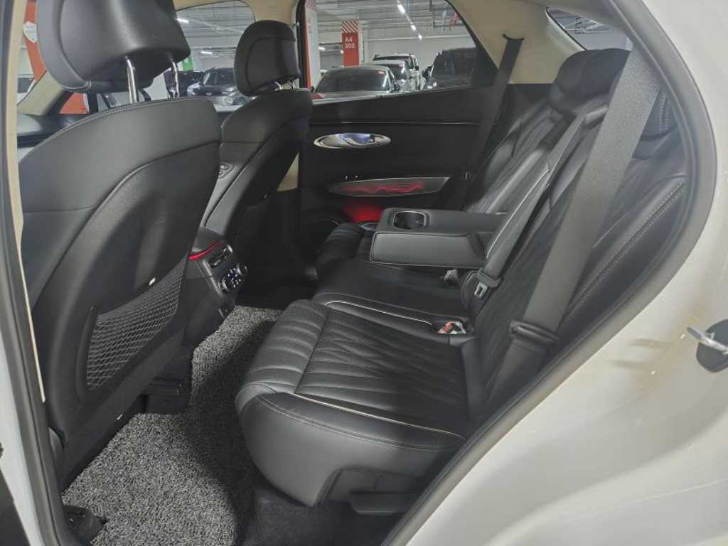 Genesis GV70 - Vista 7