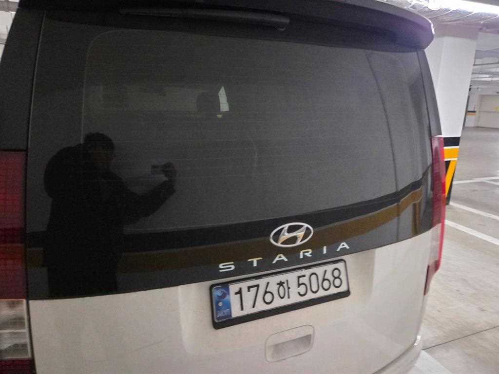 HYUNDAI Staria - Vista 4