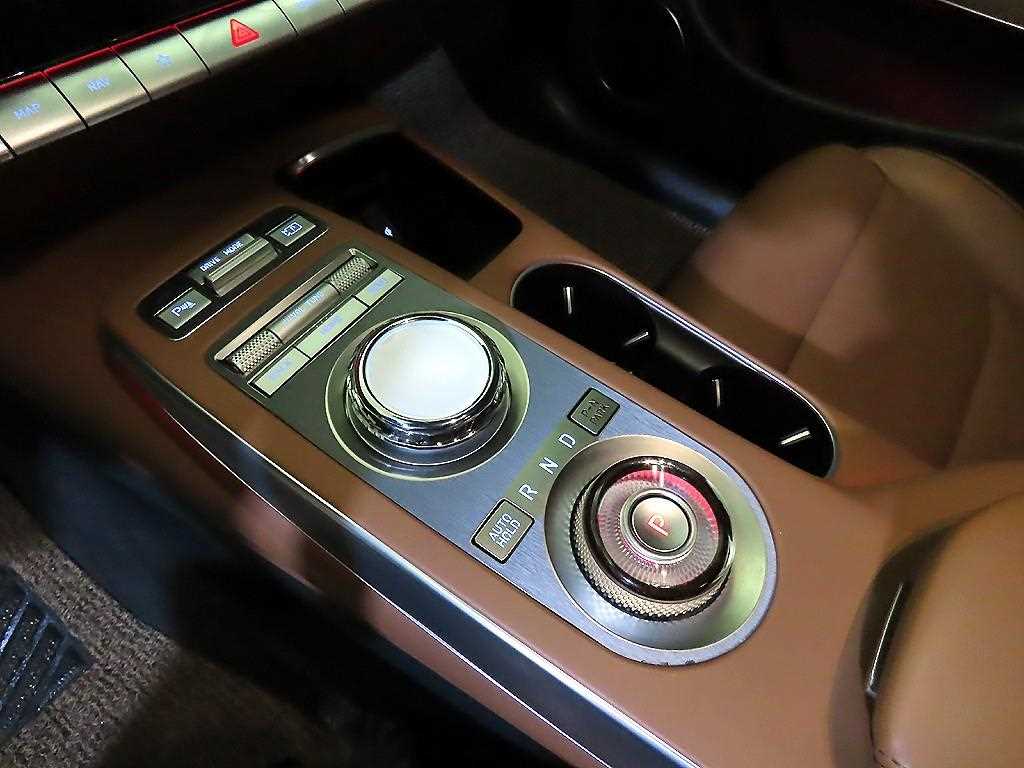 Genesis GV70 - Vista 12