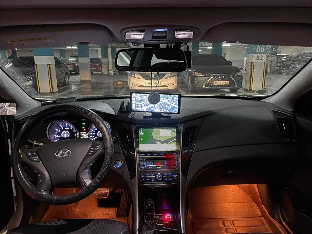 HYUNDAI Sonata - Vista 6