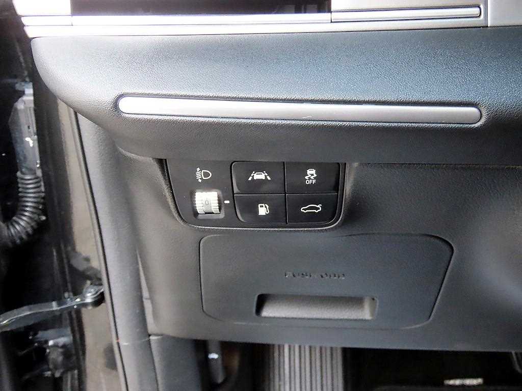 HYUNDAI Grandeur - Vista 12