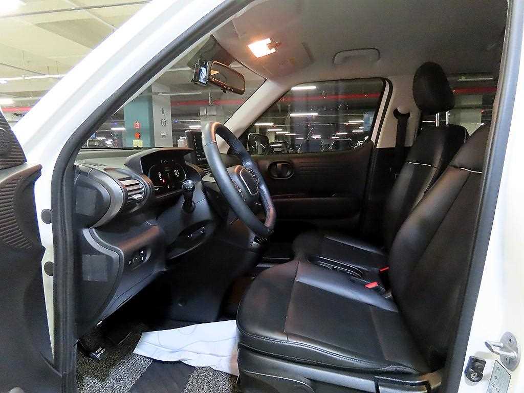 HYUNDAI Casper - Vista 6