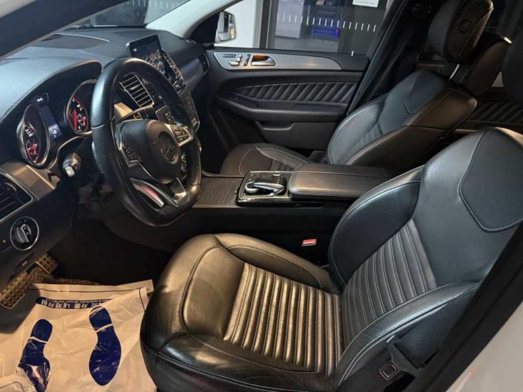 Mercedes Benz GLE Class - Vista 11