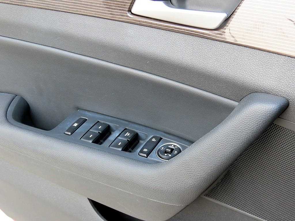 HYUNDAI Sonata - Vista 11