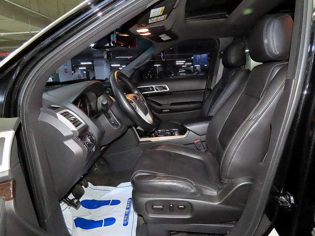 Ford Explorer - Vista 6