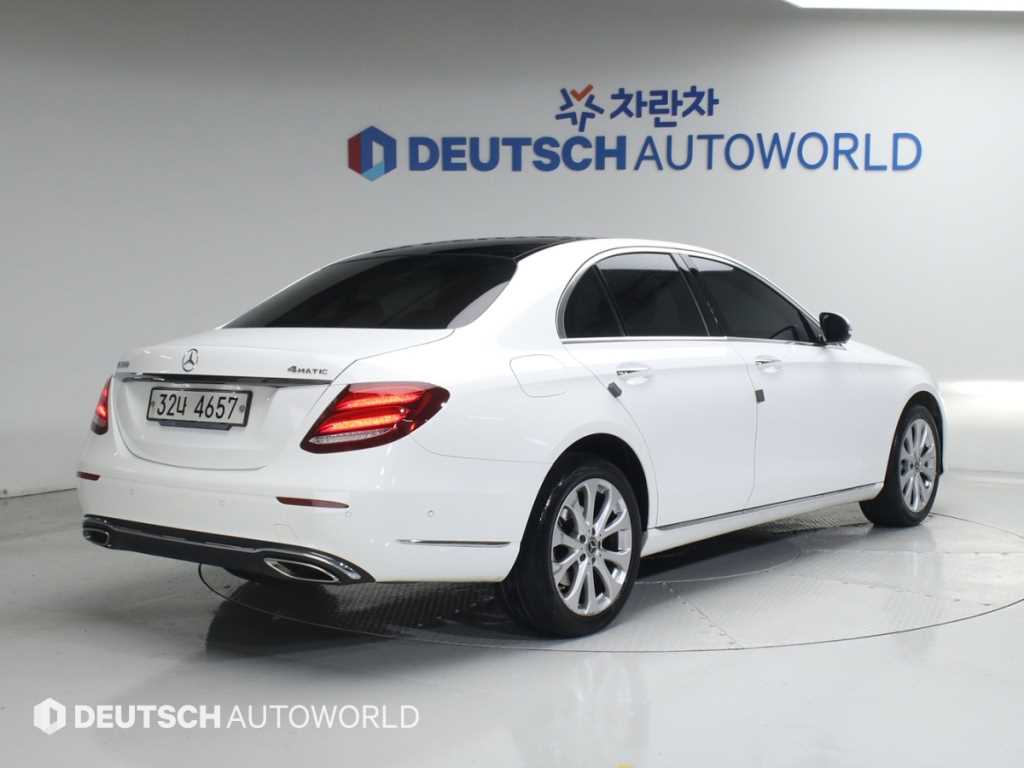 Mercedes Benz E class - Vista 2