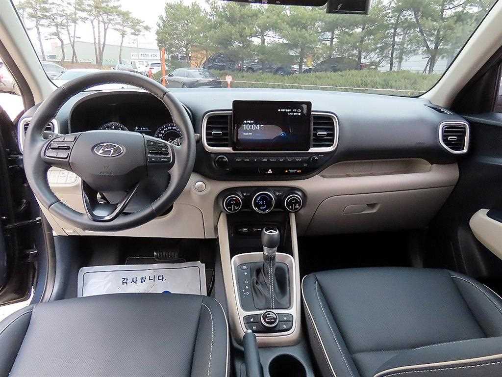 HYUNDAI Venue - Vista 7