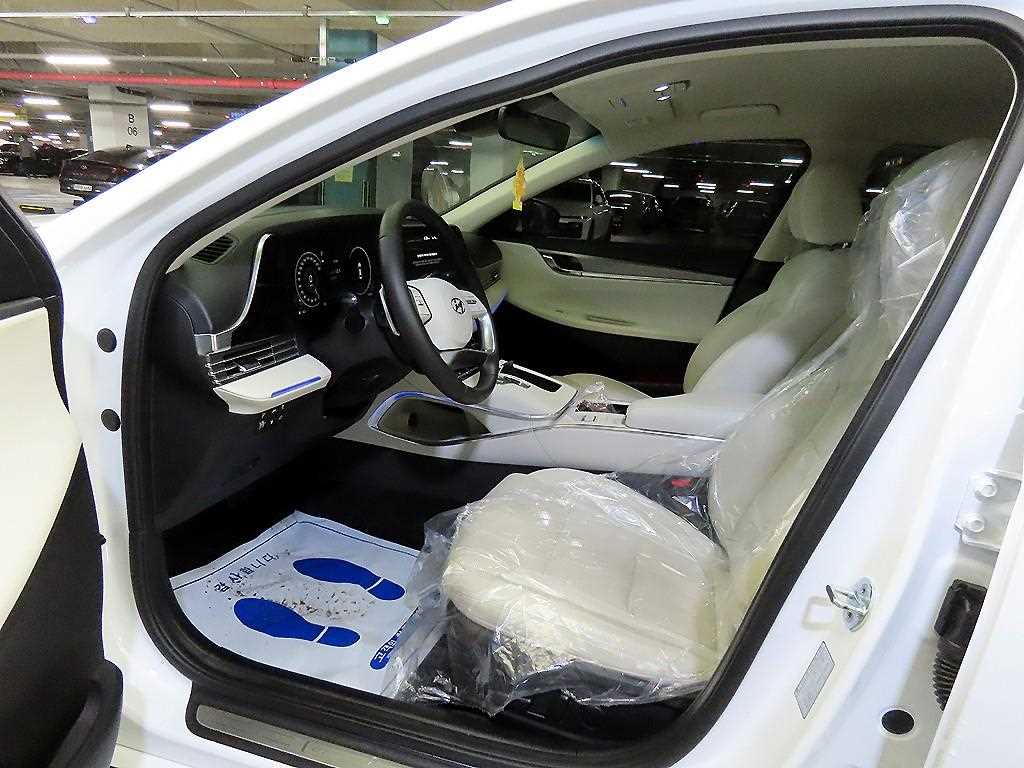 HYUNDAI Grandeur - Vista 7