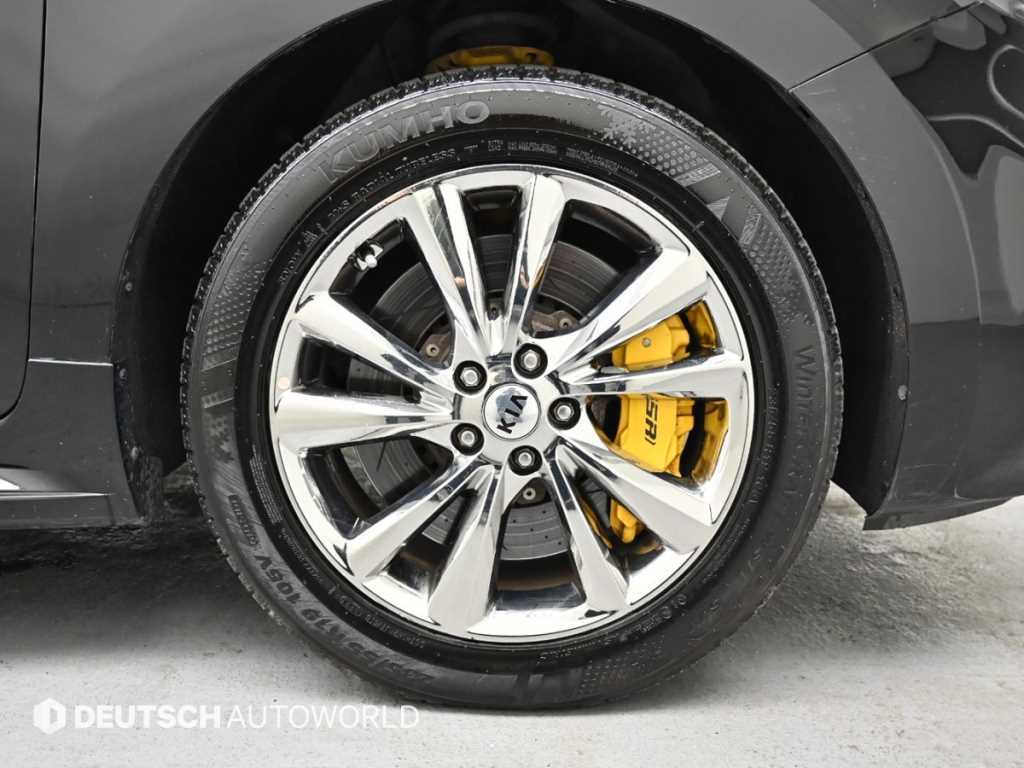 KIA Carnival - Vista 5