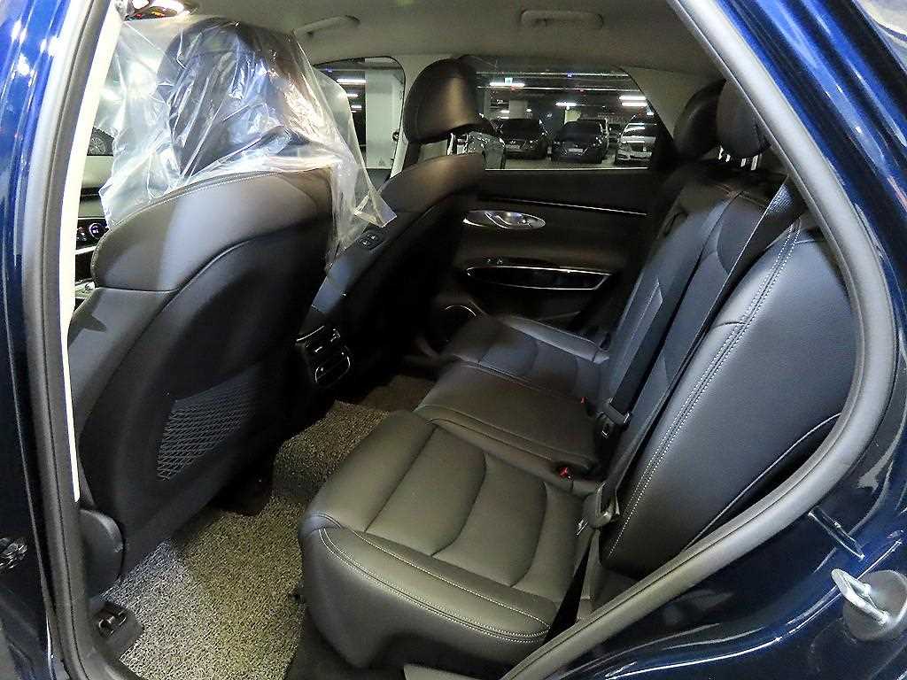 Genesis GV70 - Vista 7