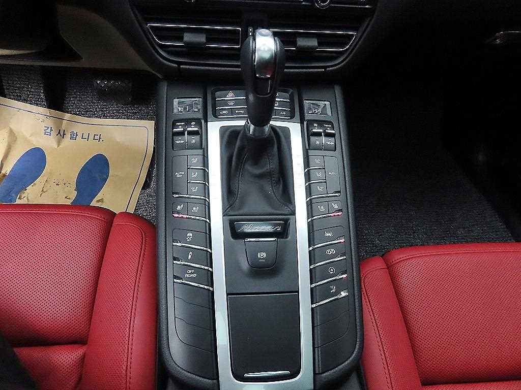 Porsche Macan - Vista 10