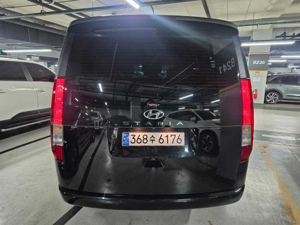 HYUNDAI Staria - Vista 4