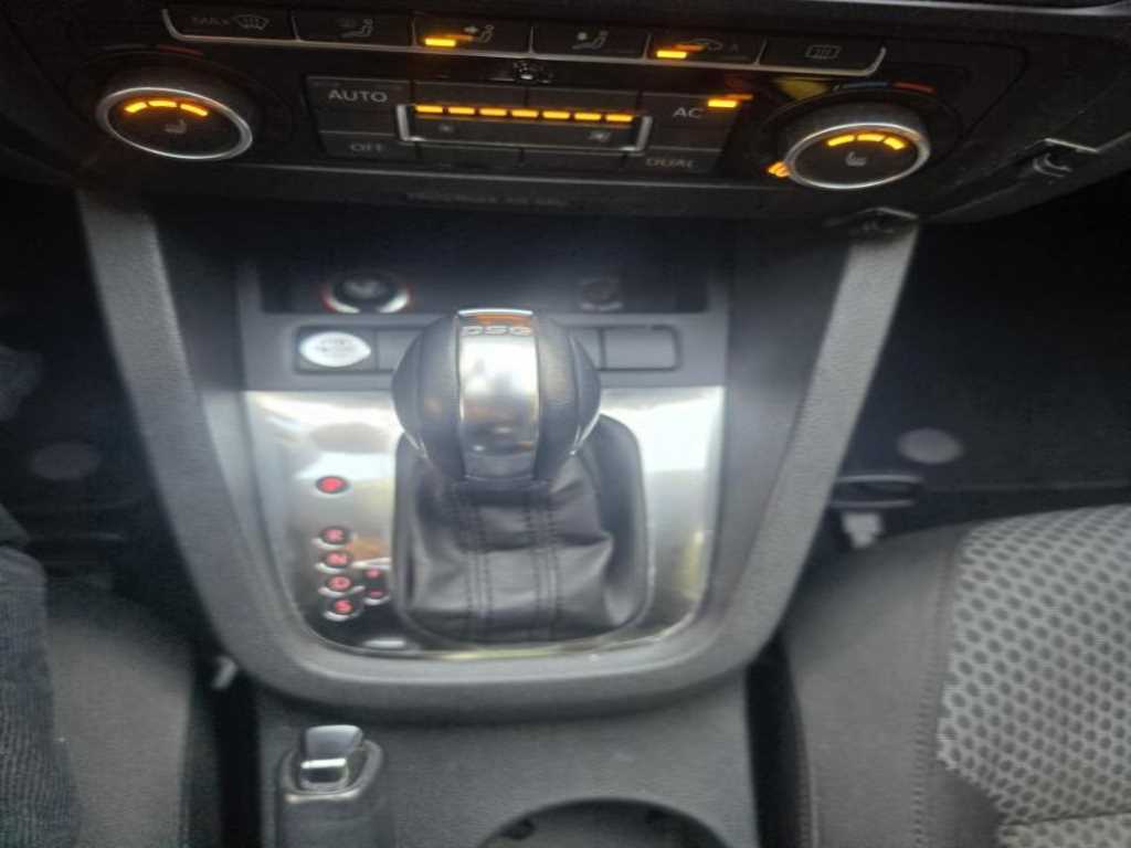 Volkswagen Jetta - Vista 9