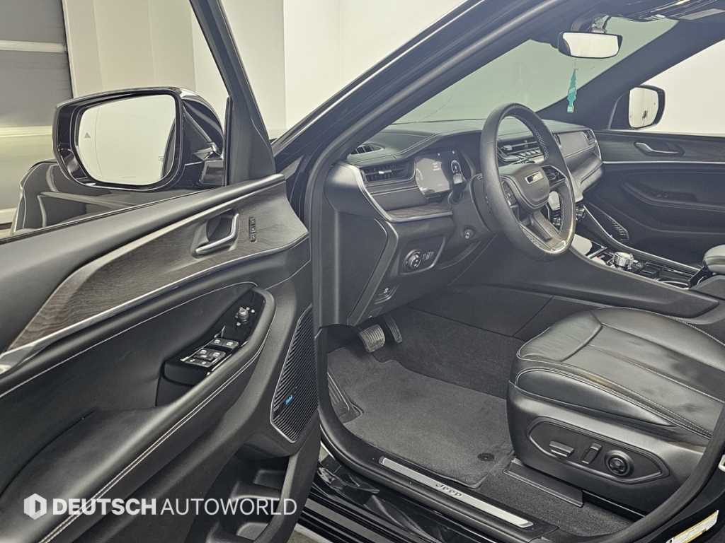 Jeep Cherokee - Vista 11