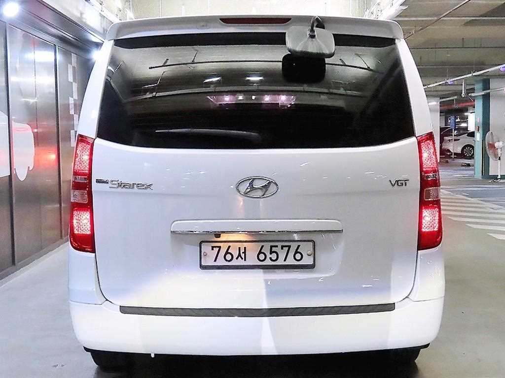 HYUNDAI Starex - Vista 5